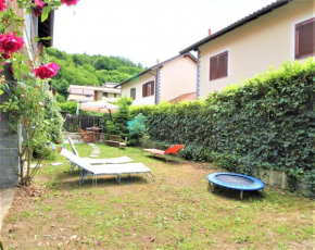 Rainbow House on Lake Orta With Parking and Private Garden